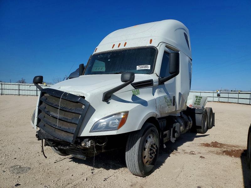 2020 Freigliner 2020 Freightliner Cascadia 126 Semi Truck