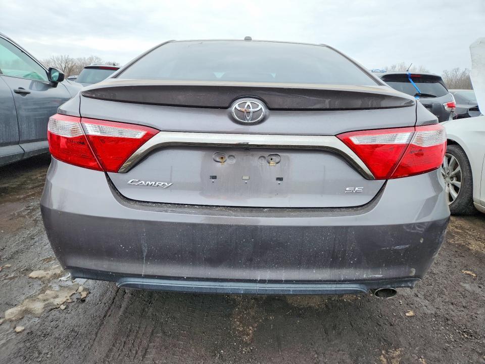 2016 Toyota Camry le