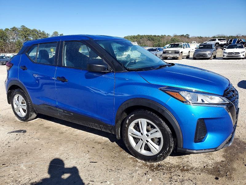 2021 Nissan Kicks s