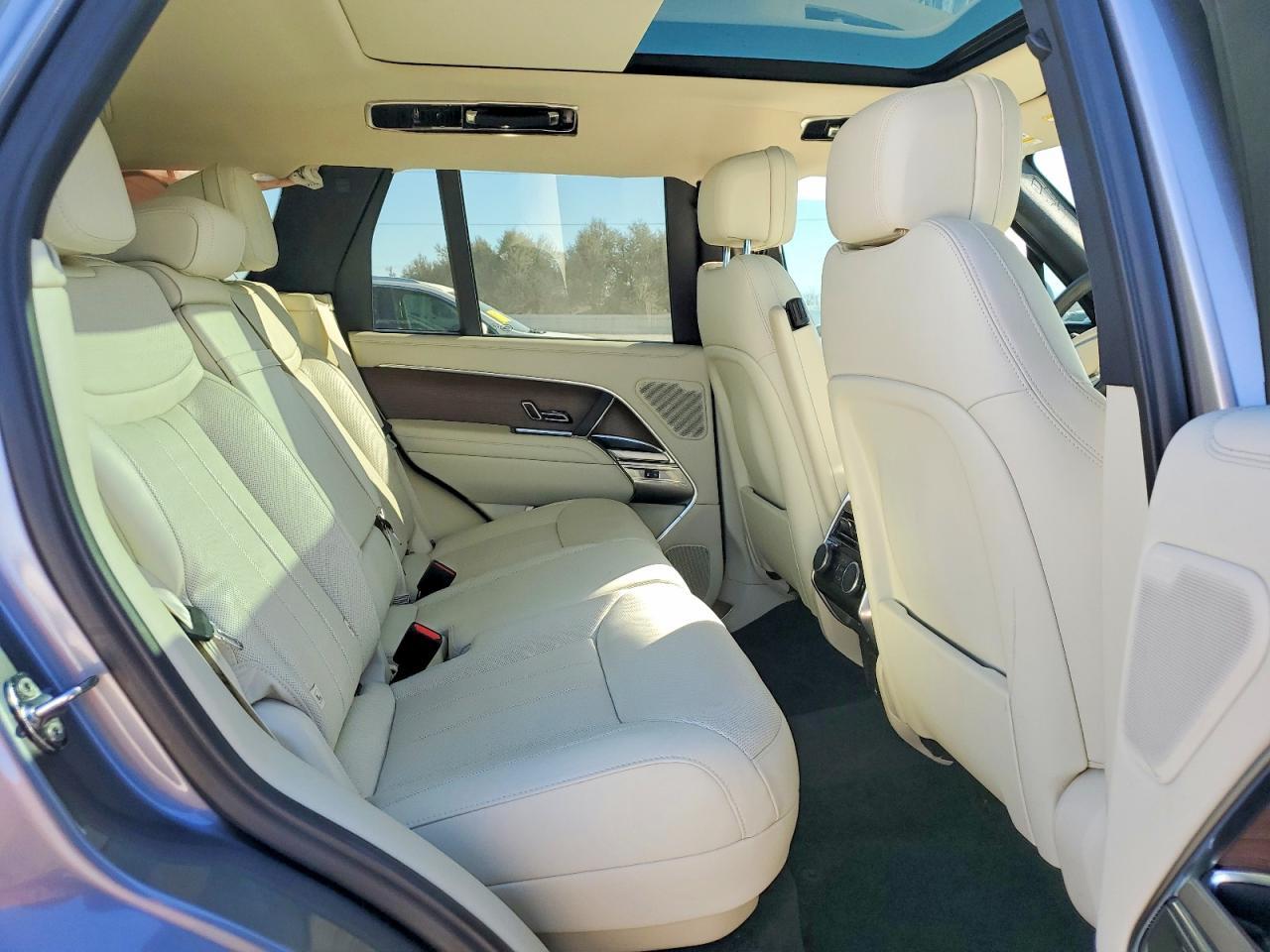 2025 Land Rover Range Rover se