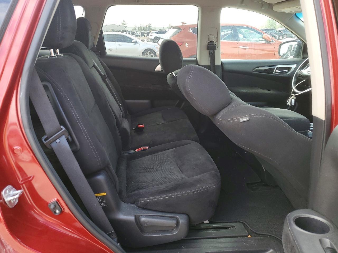 2014 Nissan Pathfinder s