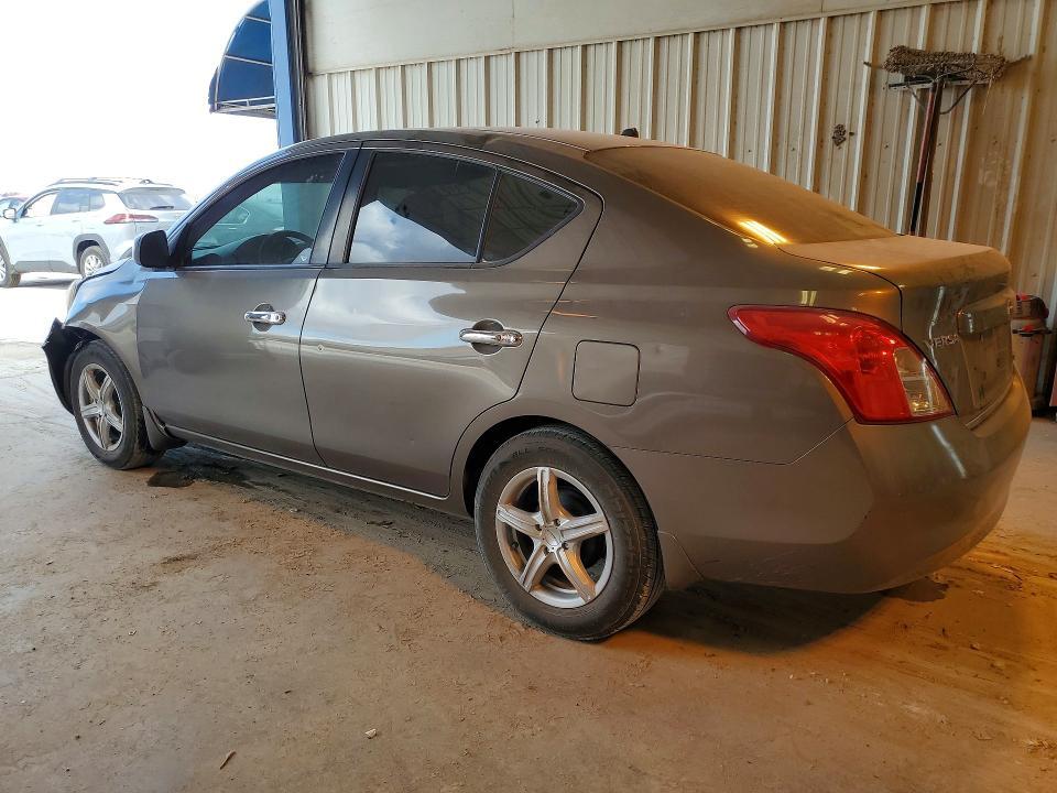 2012 Nissan Versa s