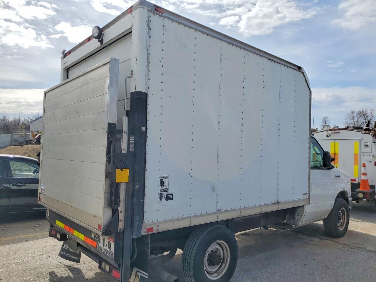 2008 Ford Econoline E350 Super Duty Cutaway Van