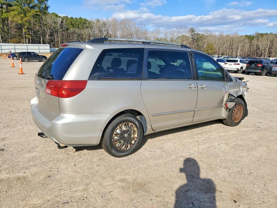 2005 Toyota Sienna le 7 Passenger