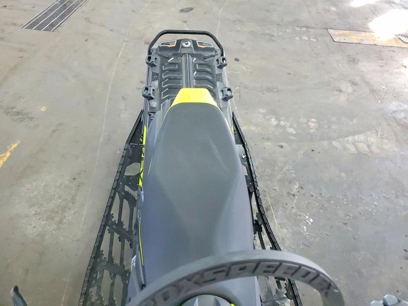 2020 Skidoo Renegade Adrenaline
