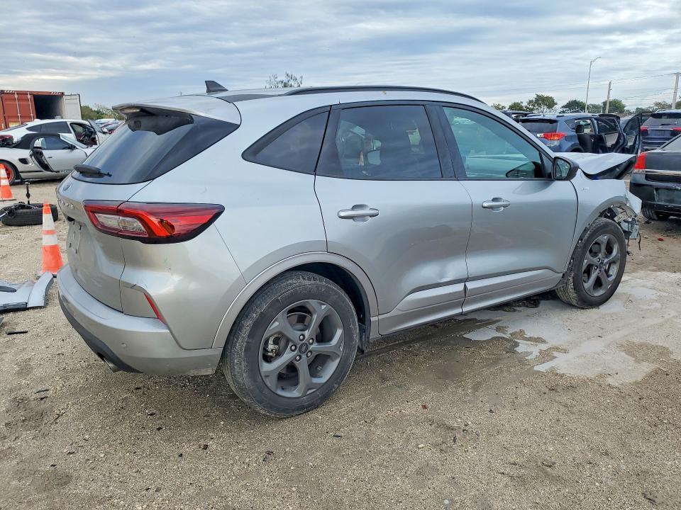 2024 Ford Escape st Line
