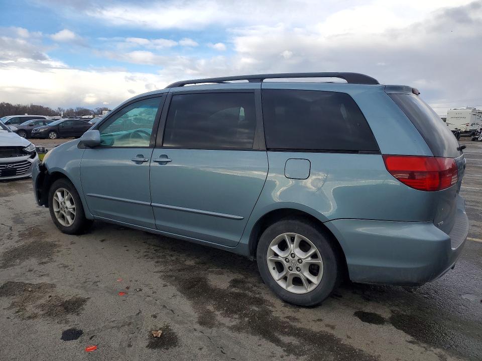 2004 Toyota Sienna xle 7 Passenger