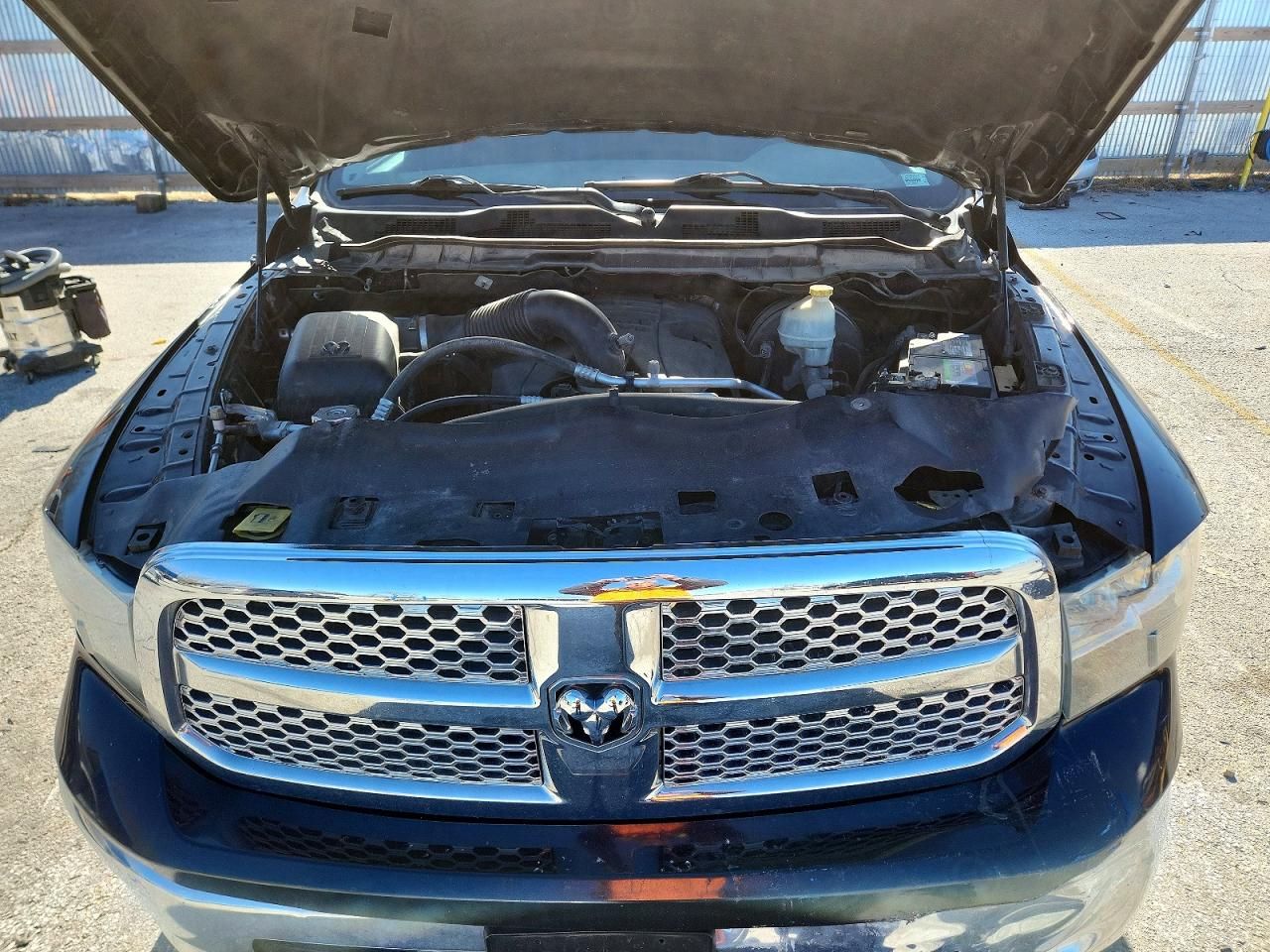 2016 Ram Trucks 1500 slt