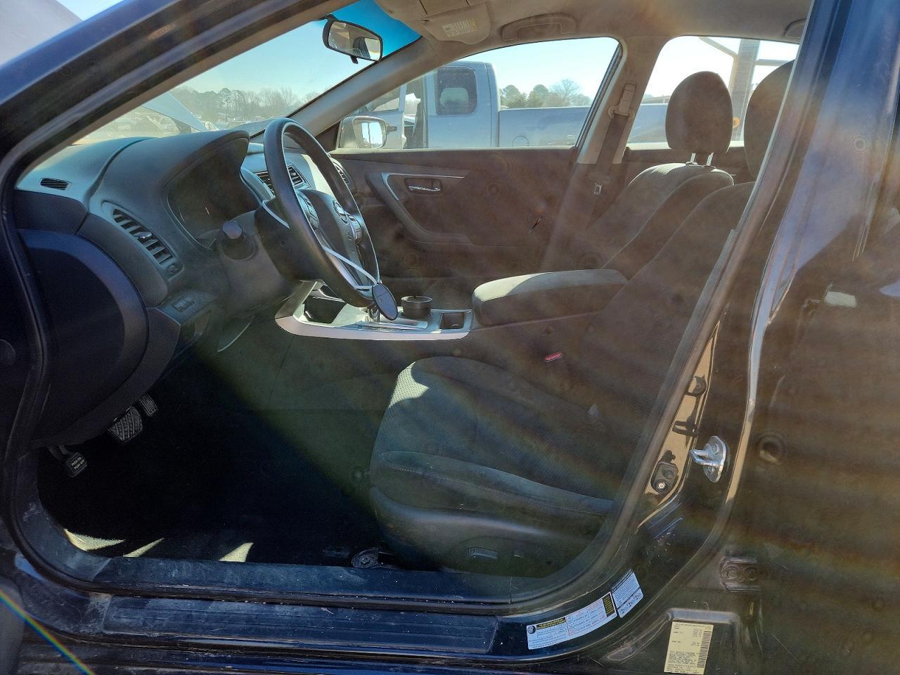 2015 Niss Altima 2.5 s