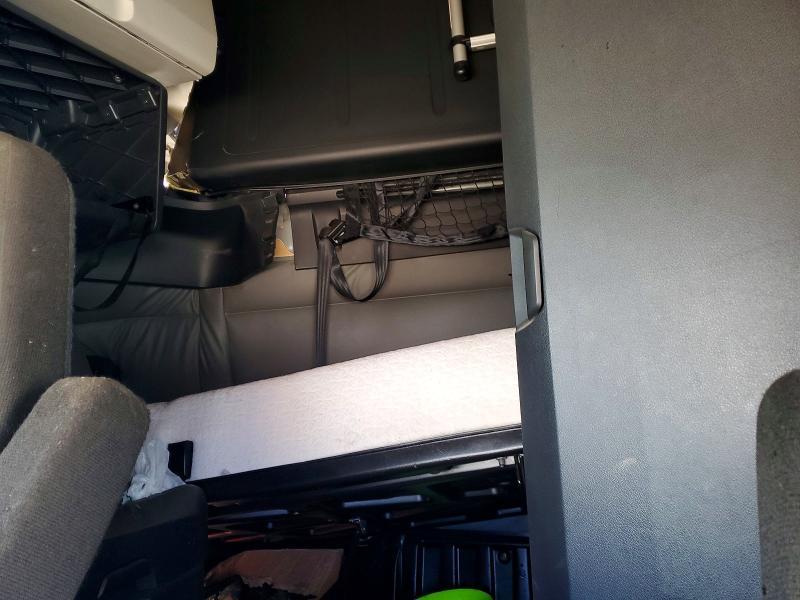 2022 Freightliner Cascadia 126