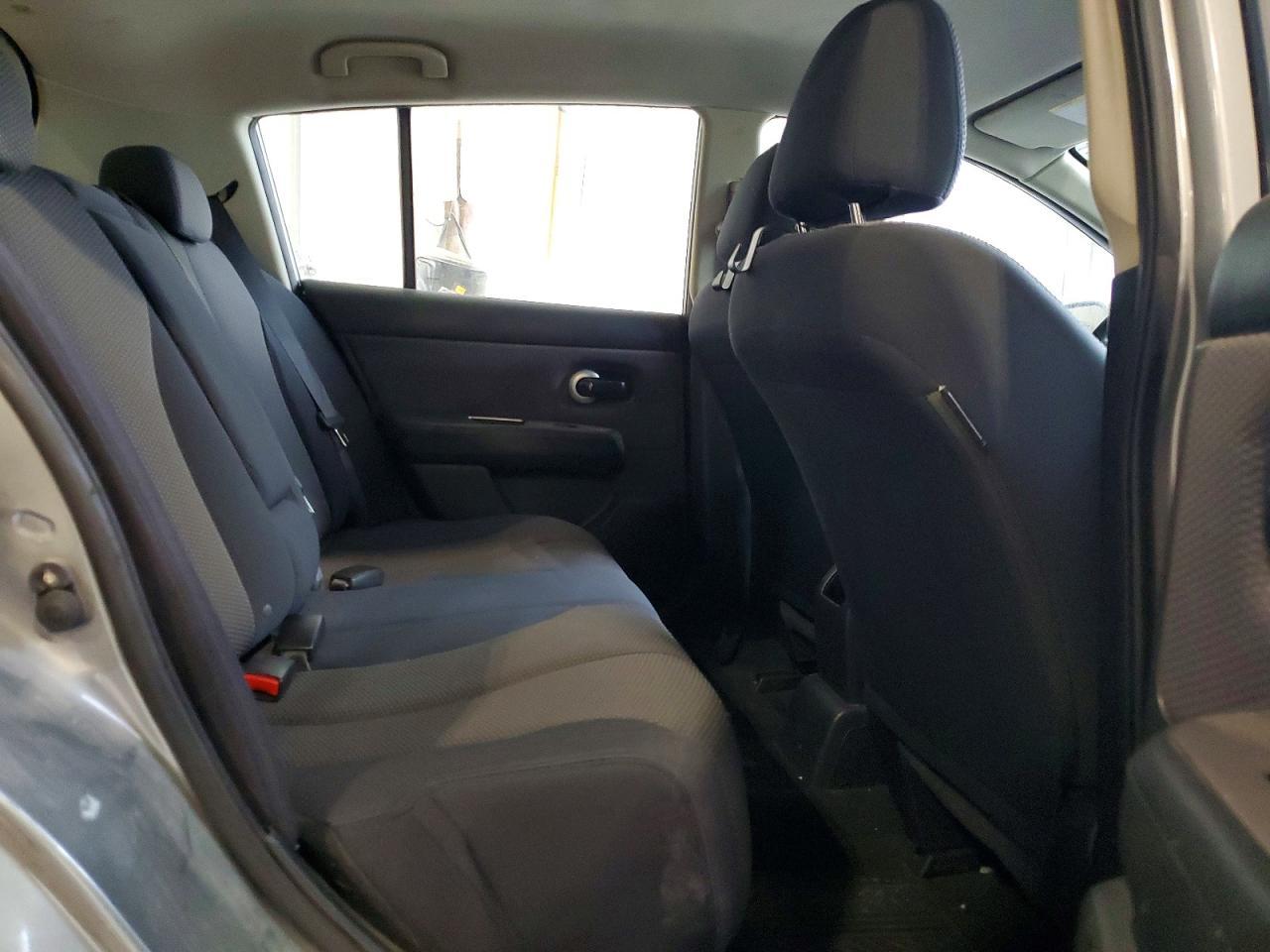 2009 Nissan Versa s