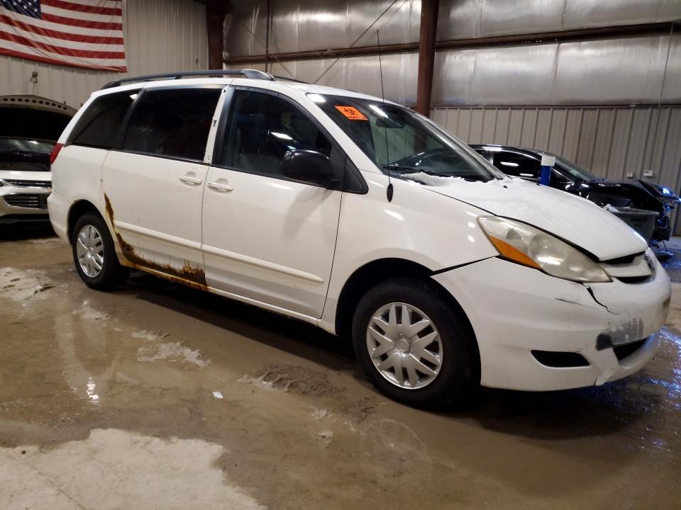 2007 Toyota Sienna le 8-passenger