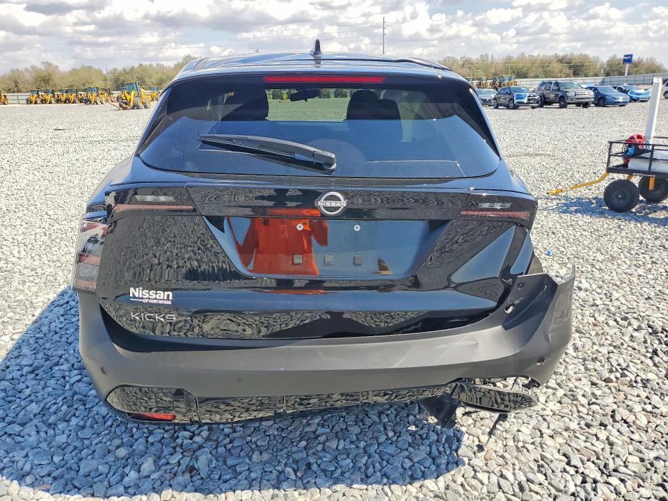 2025 Nissan Kicks sv