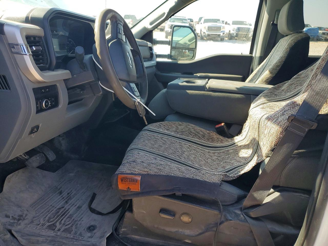 2024 Ford F250 Super Duty Flatbed Truck