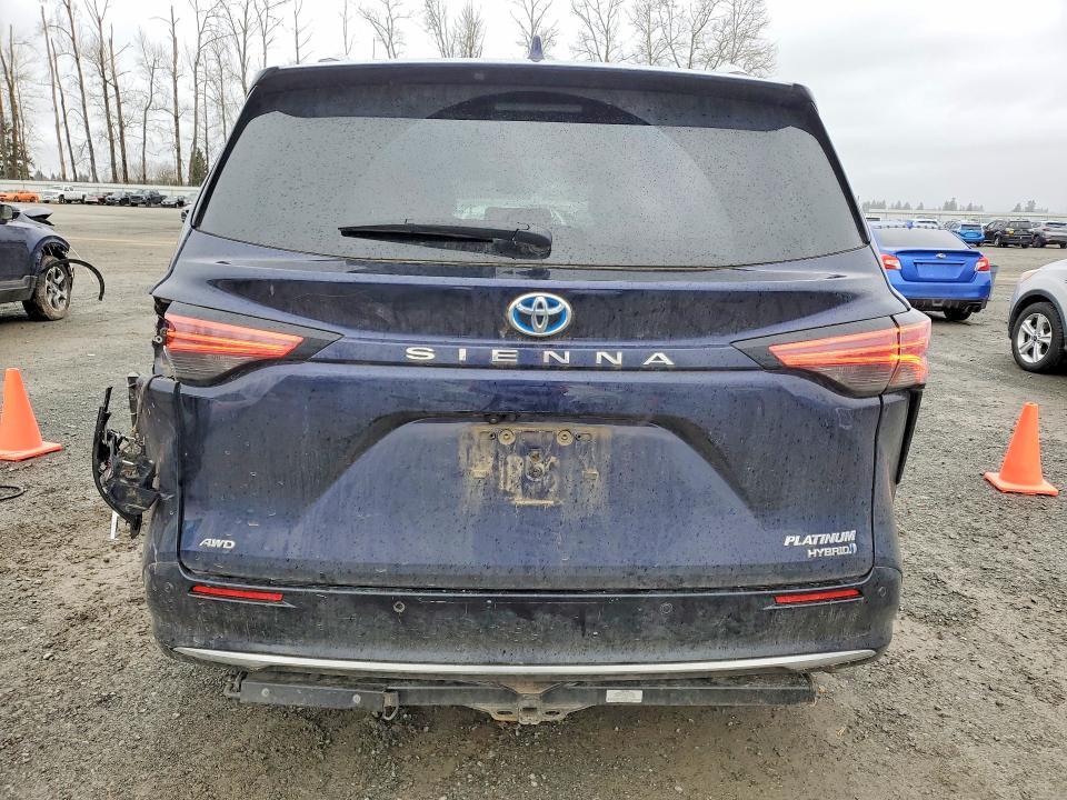 2023 Toyota Sienna Limited