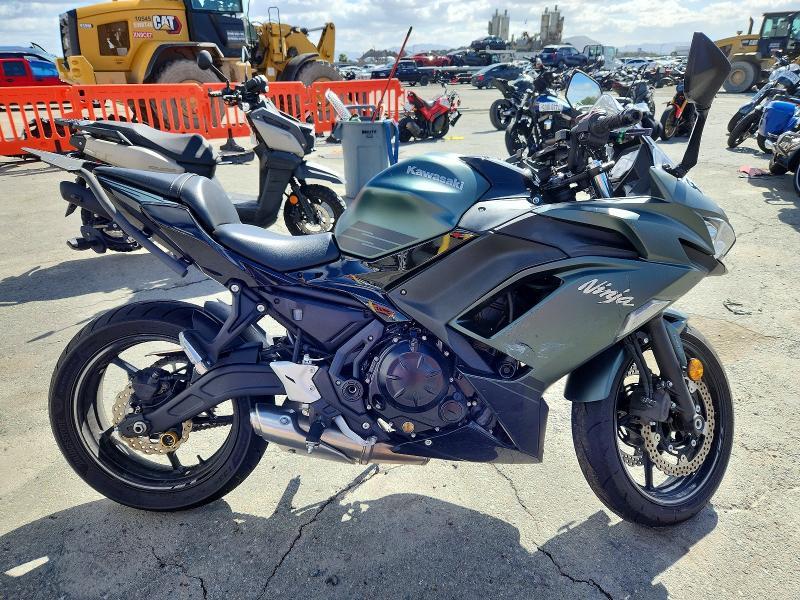 2025 Kawasaki Ex650 p