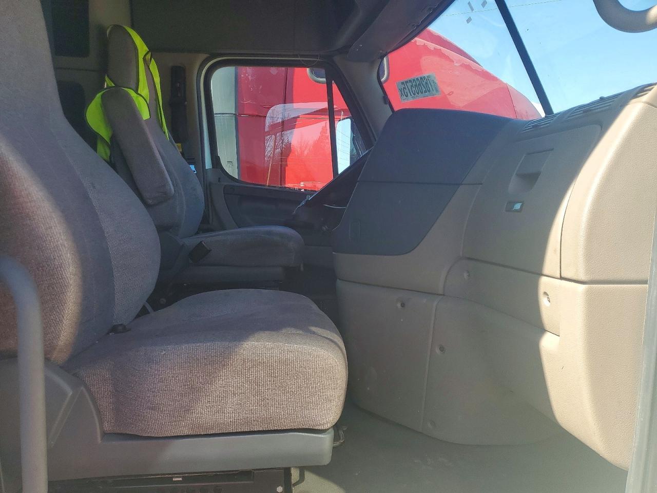 2016 Freigliner 2016 Freightliner Cascadia 125 Semi Truck
