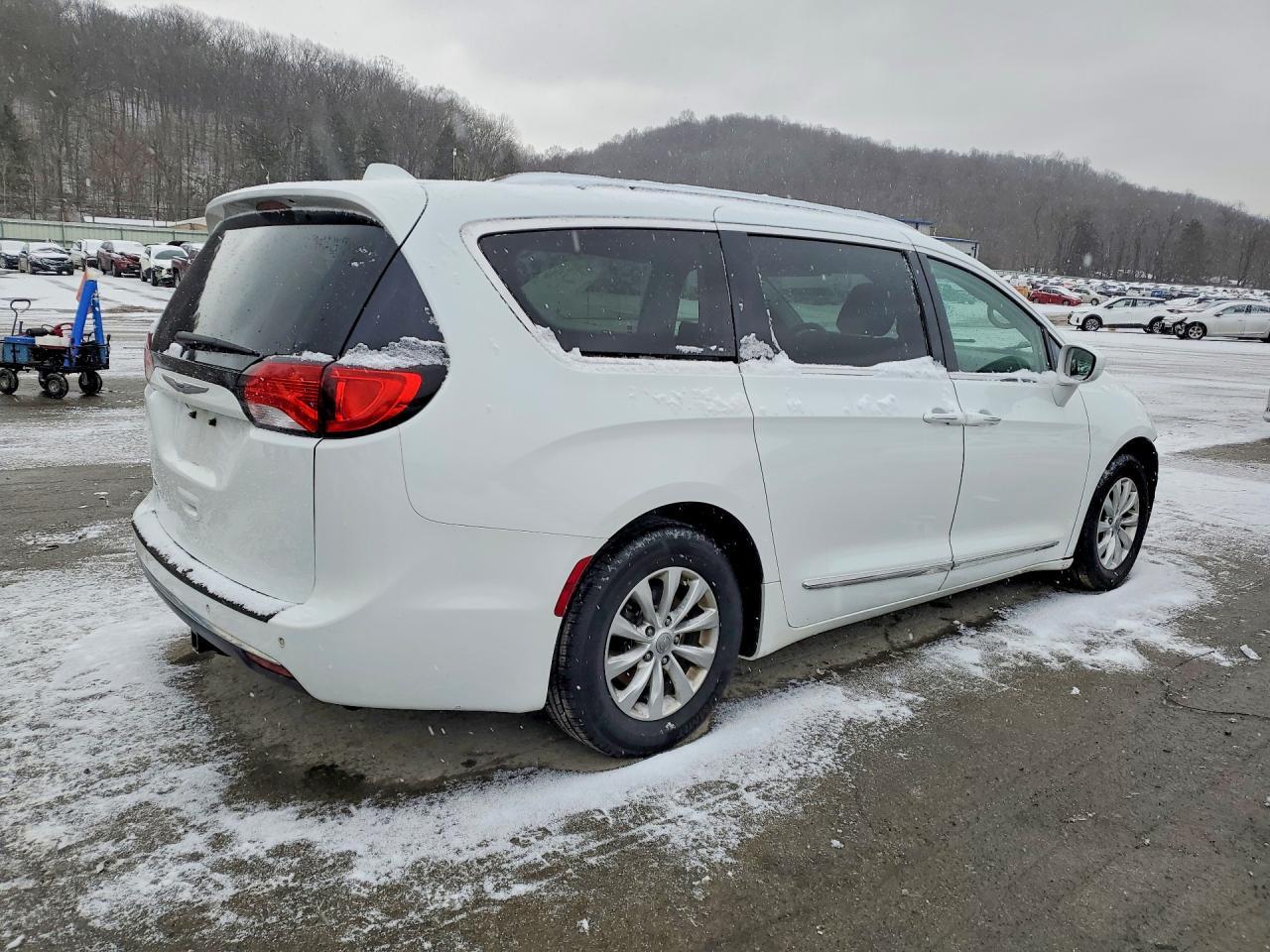 2018 Chrysler Pacifica Touring l