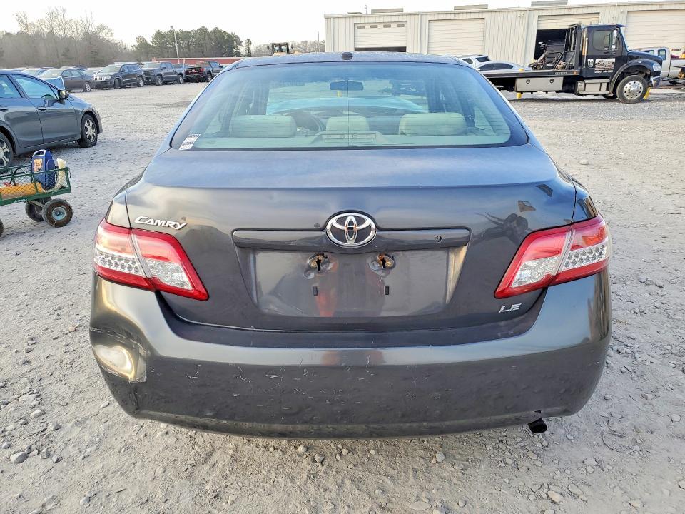 2010 Toyota Camry le