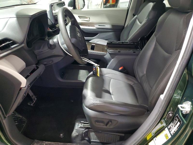 2023 Toyota Sienna le 8-passenger