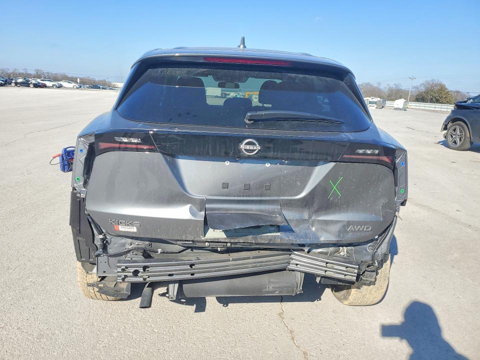 2025 Nissan Kicks sv