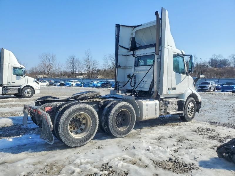 2020 Volvo VNR