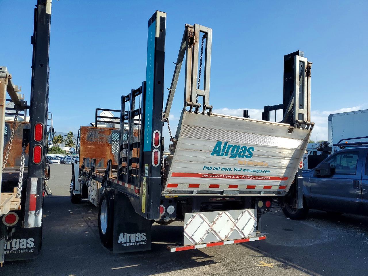 2014 Freightliner Business Class M2 Flatbed Truck