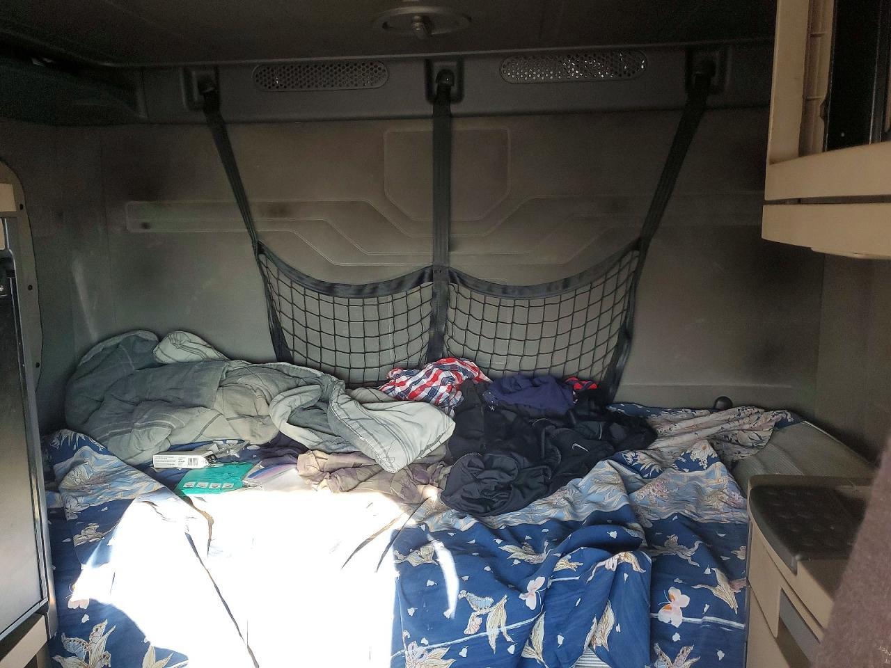 2016 Freigliner 2016 Freightliner Cascadia 125 Semi Truck