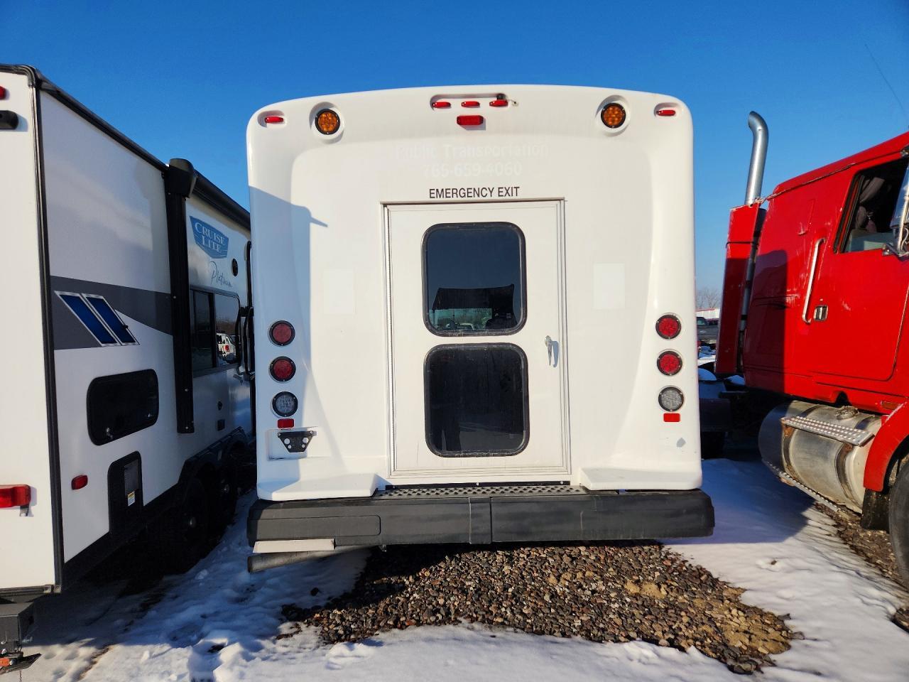 2025 Ford Econoline E450 Super Duty Cutaway Van