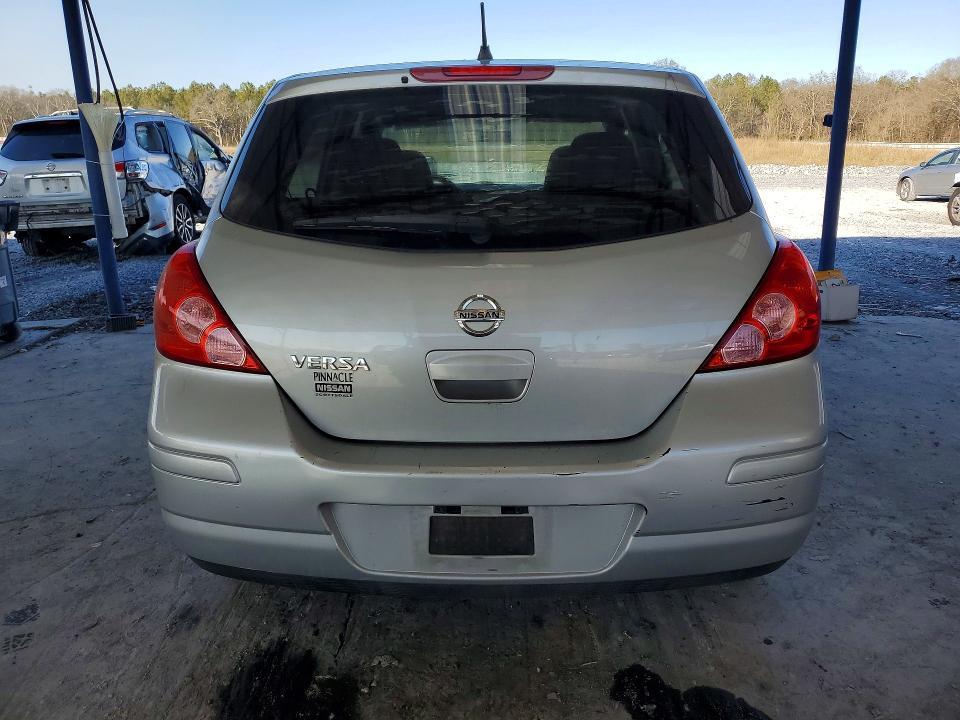 2012 Niss Versa s