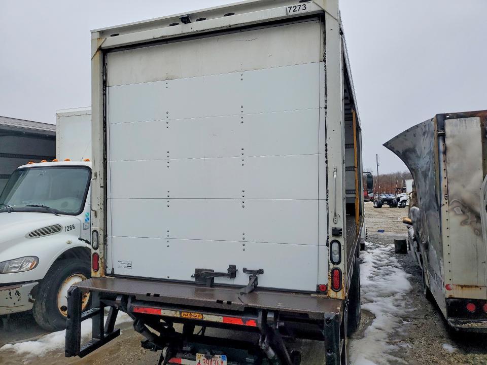 2015 Freightliner Business Class M2 BOX Truck