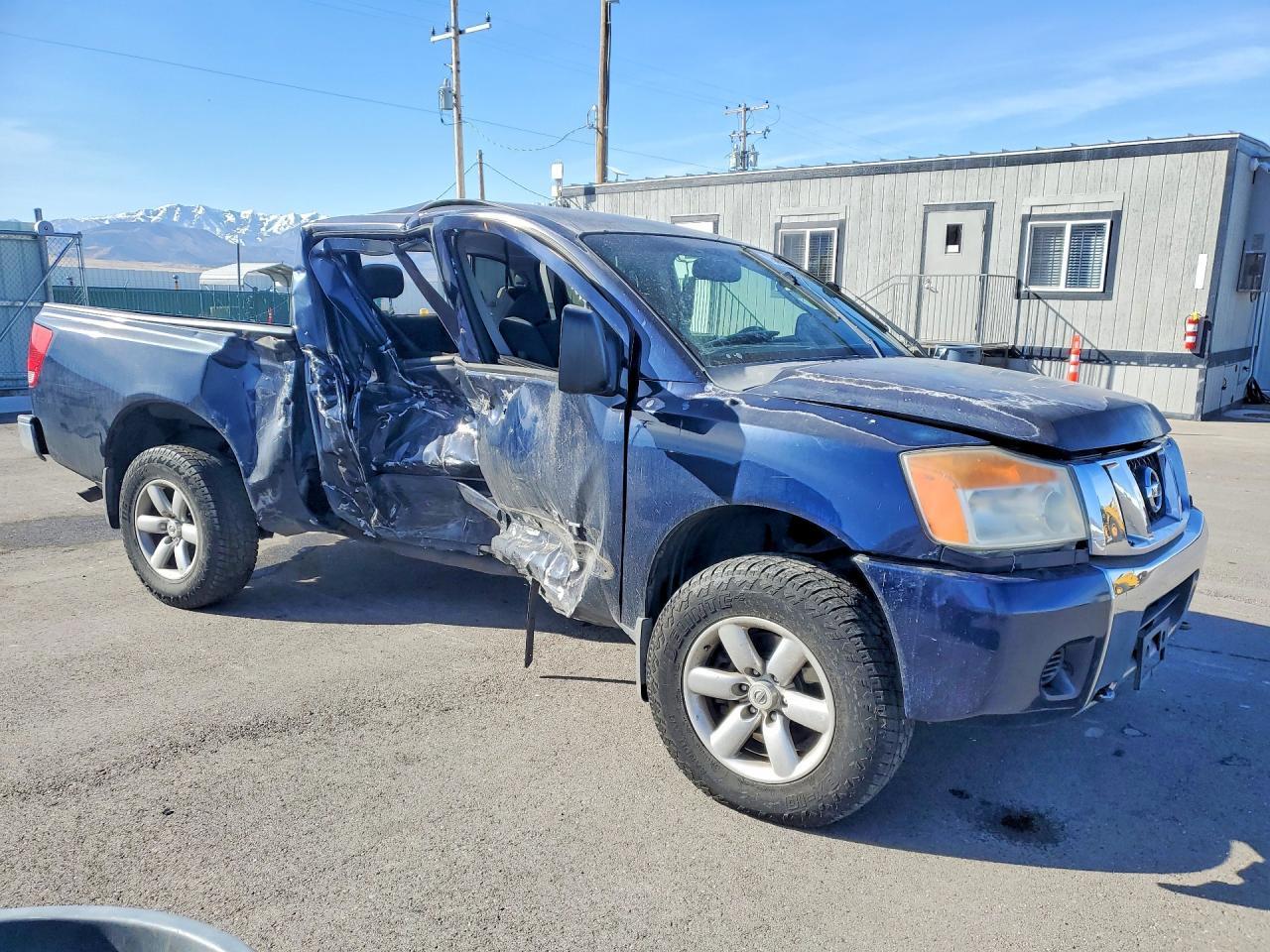 2008 Niss Titan XE