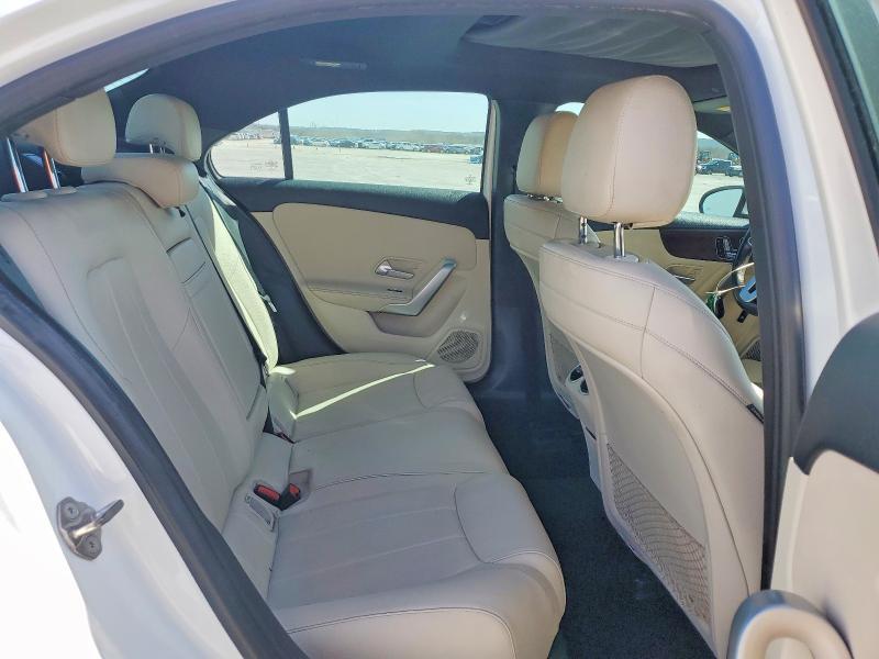 2019 Mercedes-Benz A 220