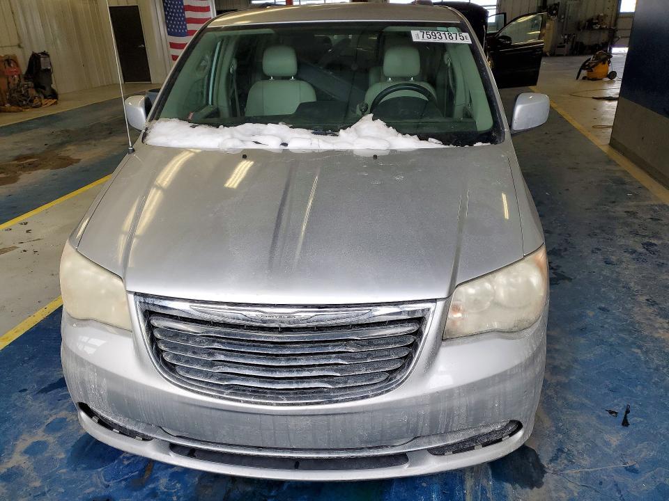2011 Chrysler Town & Country Touring l