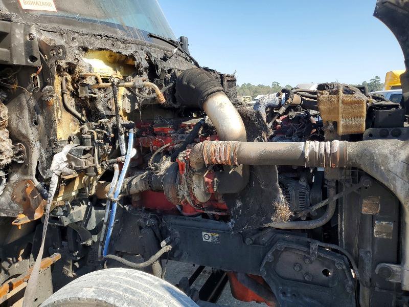 2016 Kenworth T680 Semi Truck