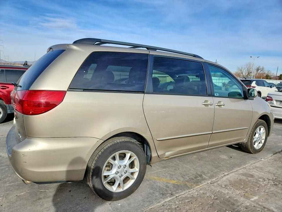 2005 Toyota Sienna xle