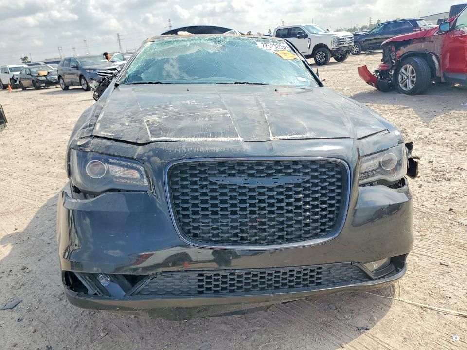 2022 Chrysler 300 s