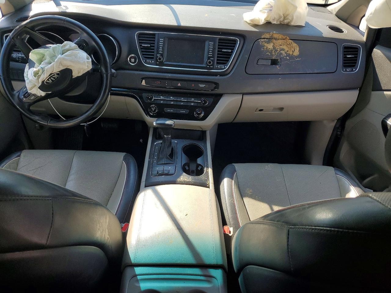 2017 KIA Sedona lx