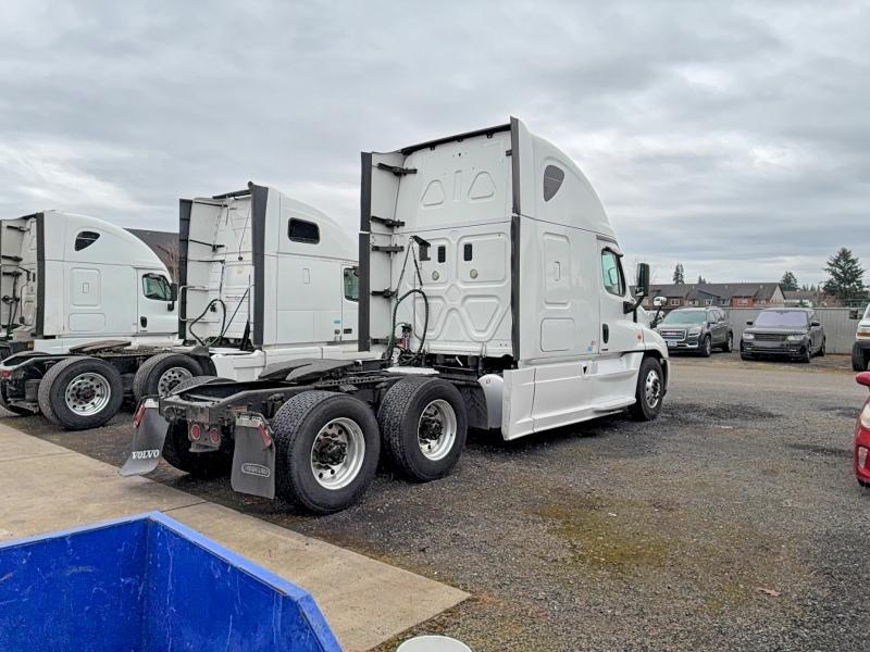 2016 Frht Cascadia 1-Trucks Truck Cab AND Chassi