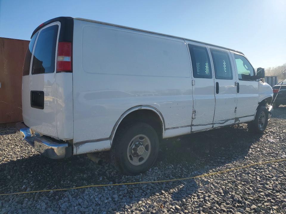2017 Chevrolet Express Cargo 3500 1