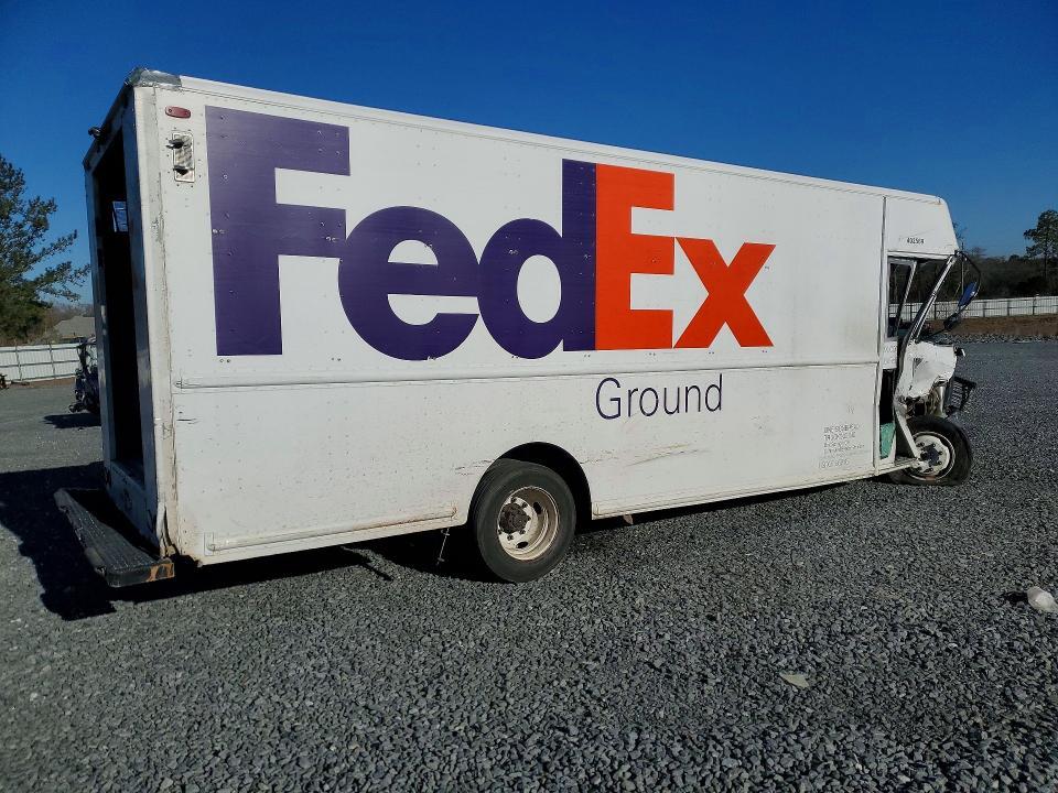 2010 Freightliner MT45 Chassis Delivery Truck