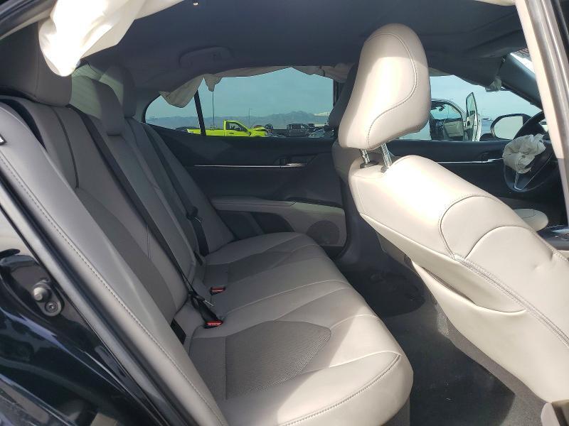 2022 Toyota Camry Hybrid xle