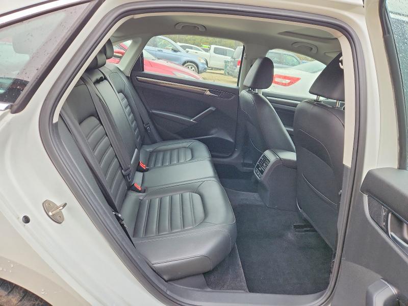 2016 Volkswagen Passat sel
