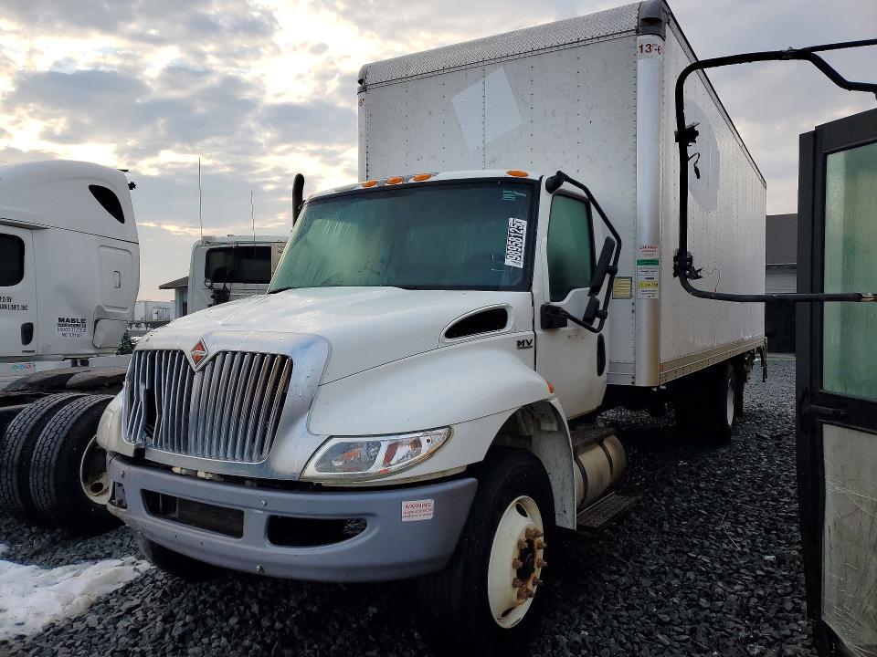 2020 International MV607 BOX Truck