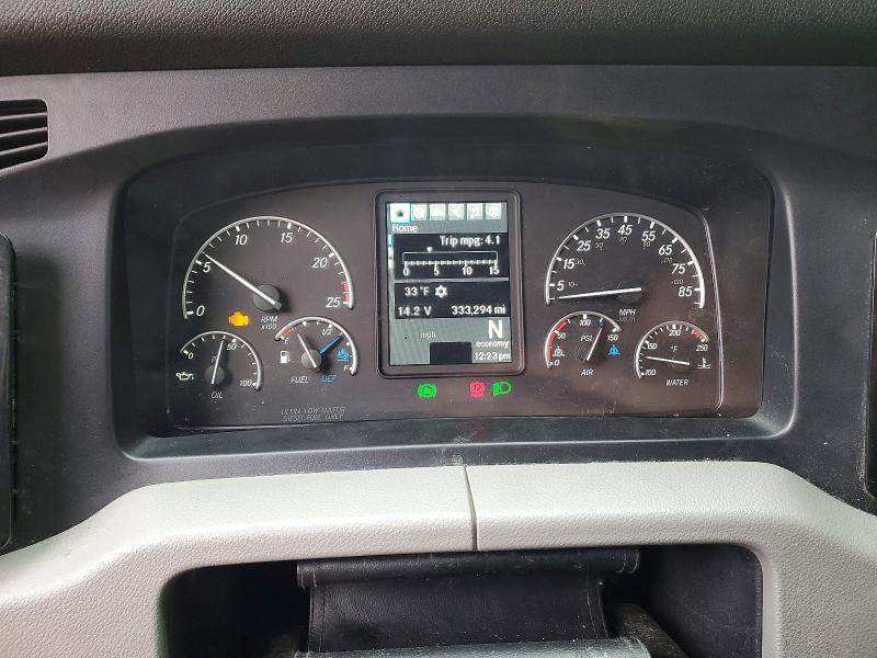 2021 Freigliner 2021 Freightliner Cascadia 126 Semi Truck