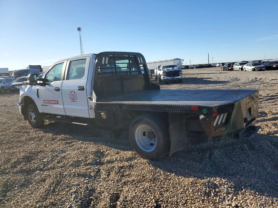 2018 Ford F350 Super Duty Flatbed Truck