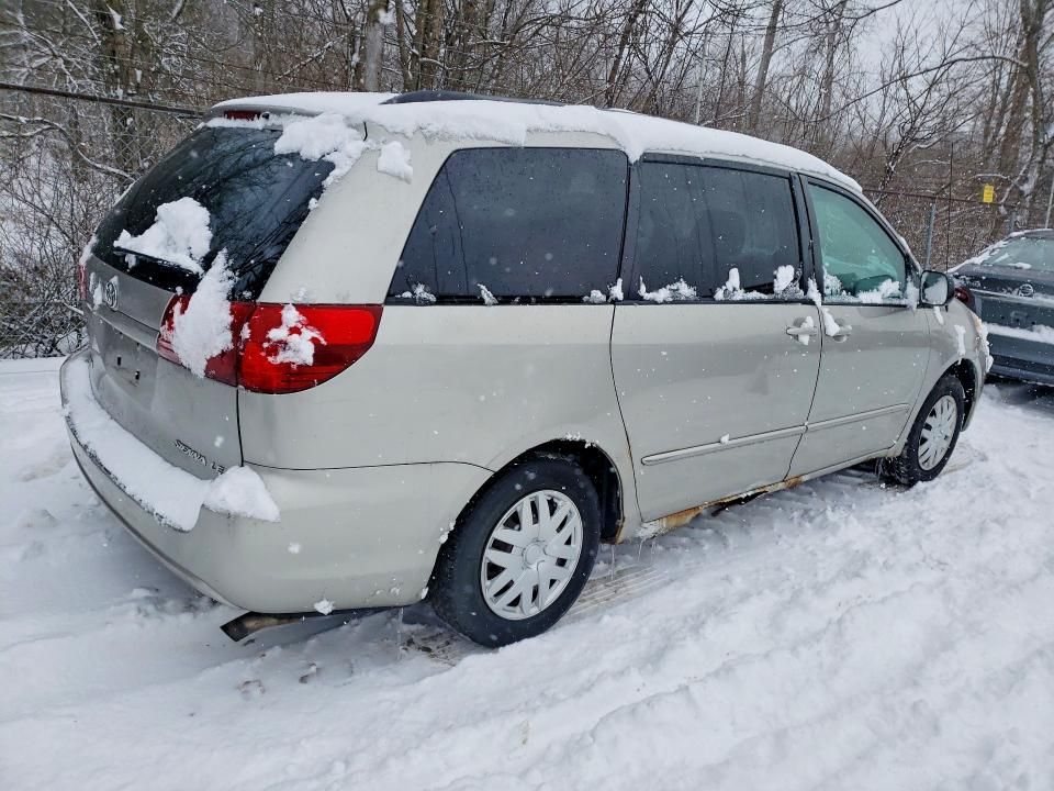 2005 Toyota Sienna ce 7-passenger