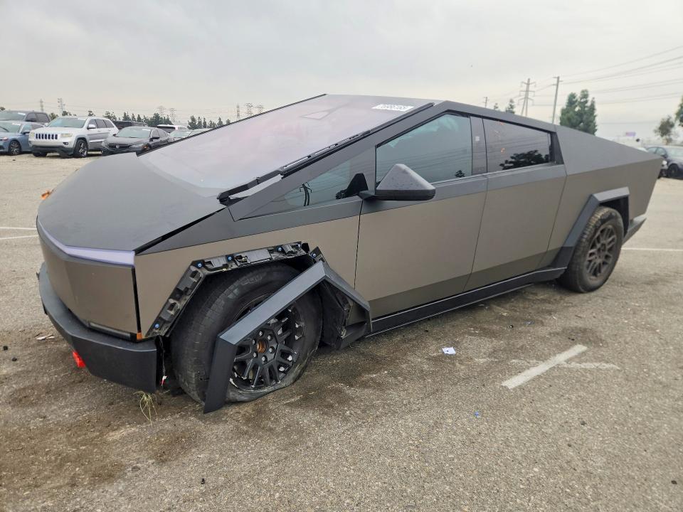 2025 Tesla Cybertruck