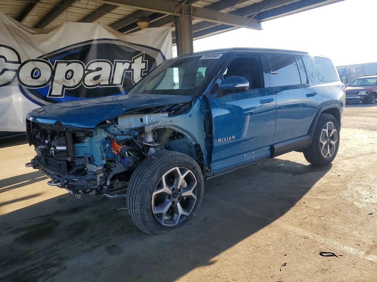 2024 Rivian R1S Adventure