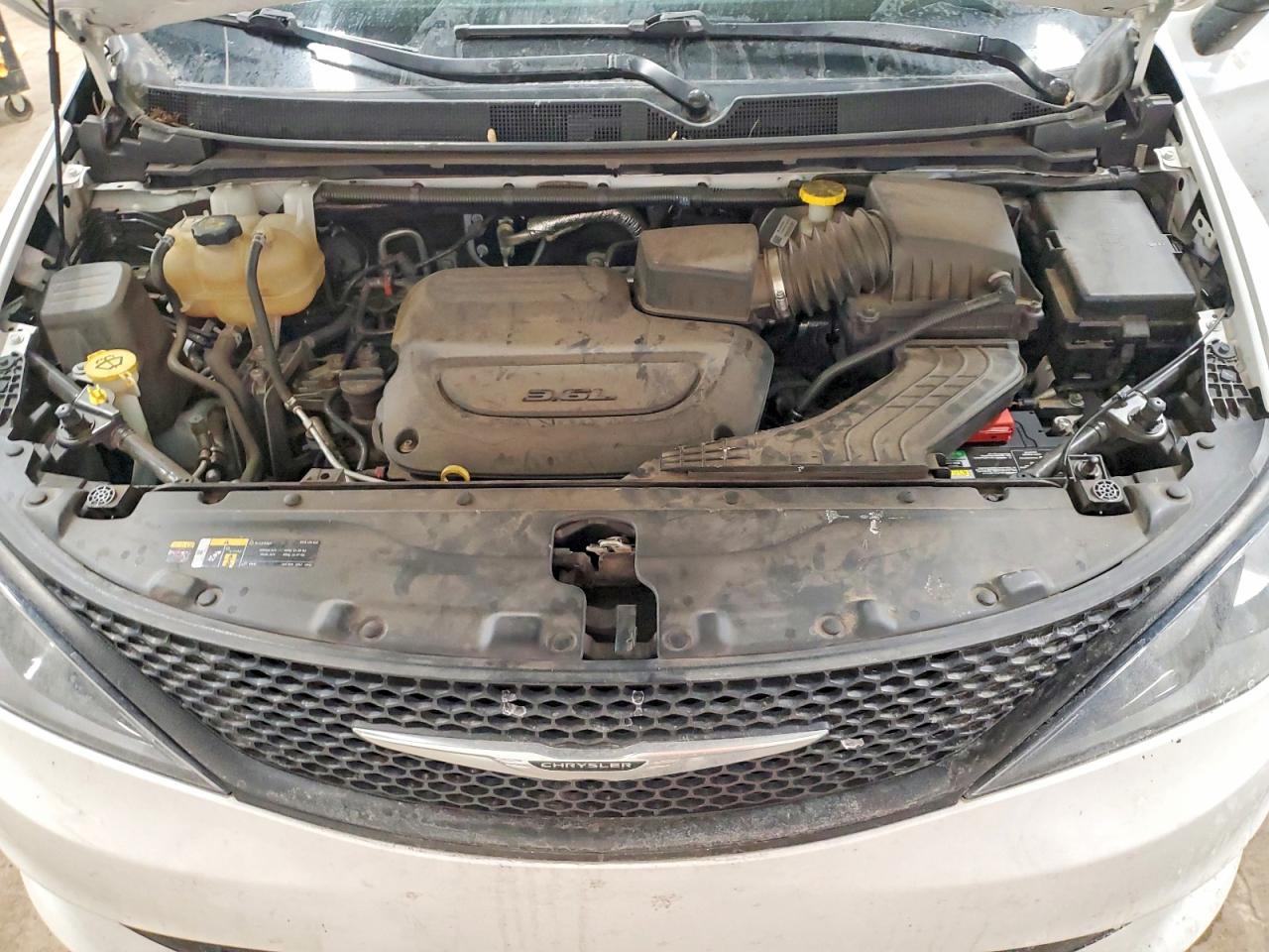 2022 Chrysler Voyager lx